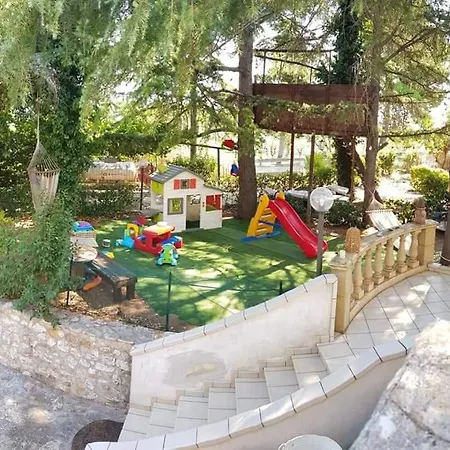 Casa *